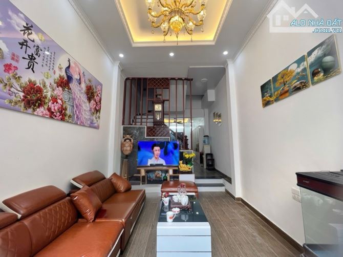BÁN NHÀ ĐƯỜNG PHÚC LỢI 40M2, 4 TẦNG, Ô TÔ ĐỖ CỬA, TẶNG NỘI THẤT XỊN, 6.75 TỶ