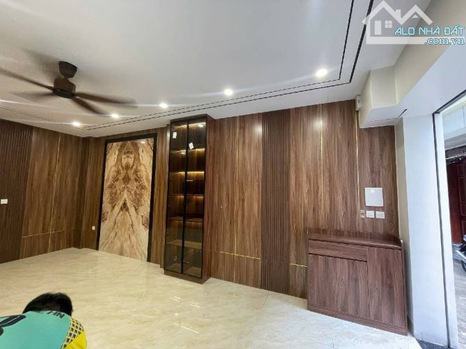 BÁN NHÀ ĐƯỜNG SÀI ĐỒNG 50M2, 5 TẦNG MỚI ĐẸP, Ô TÔ ĐỖ CỬA, 8.6 TỶ
