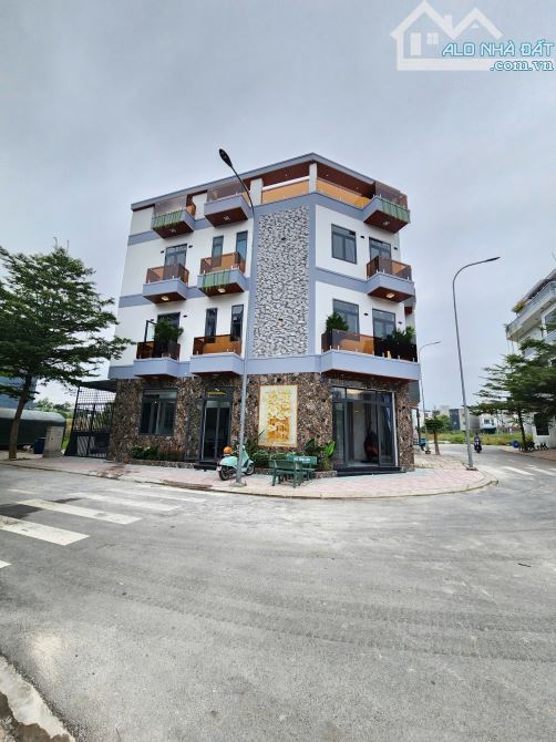 5,8Tỷ TL🔥Bán nhà 2 Mặt tiền_3Tấm_79,4m2 KDC gần đường ĐT743, p.Bình Chuẩn, Tp.Thuận An