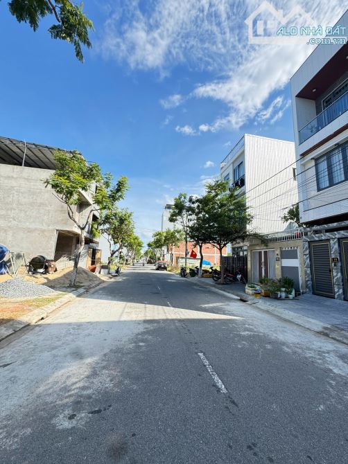 Bán đất kẹp cống rất đẹp mặt tiền Đường Đa Mặn Đông 2, Phường Khuê Mỹ ,Quận Ngũ Hành Sơn .