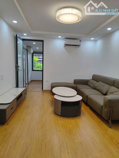 CẦN BÁN CĂN HỘ TẬP THỂ PHỐ THÀNH CÔNG - 100M2