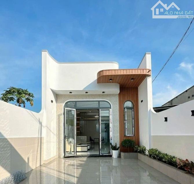 BÁN NHÀ CẤP 4 GIÁ RẺ ĐƯỜNG TRỊNH QUANG NGHỊ GẦN CHỢ PHÚ LẠC - SHR - 790 TR