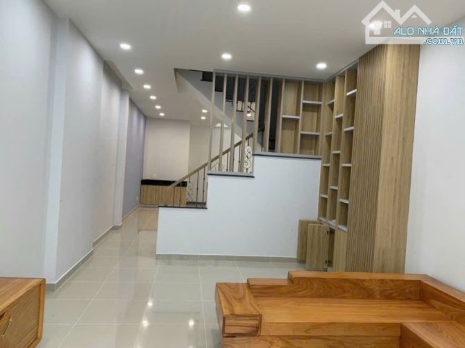 Bán Nhà 3 tầng Hẻm 1 Xẹt Hoàng Diệu2, ngay ĐH ngân hàng, DT 100m2, SHR,Vuông A4, nhỉnh 8ty