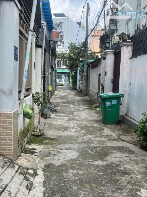 Nhà trệt lầu sát đường Hoàng Diệu 2 P.Linh Trung tiện cho thuê hoặc ở