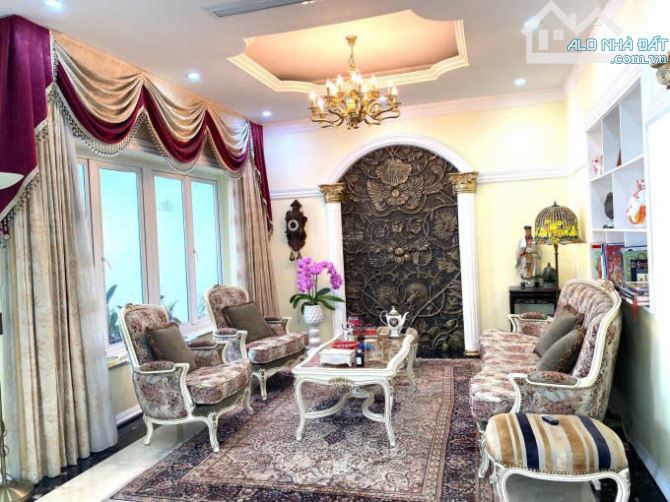 Cho thuê biệt thự phố Vũ Trọng Phụng-DT 140m2 x 3,5 tầng-Mặt tiền 9m