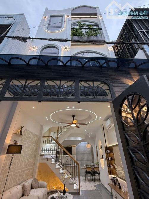 Nhà 3 tầng cực đẹp,full nội thất,ngay chợ Thạch Đà, Gò Vấp:chưa tới 5 tỷ