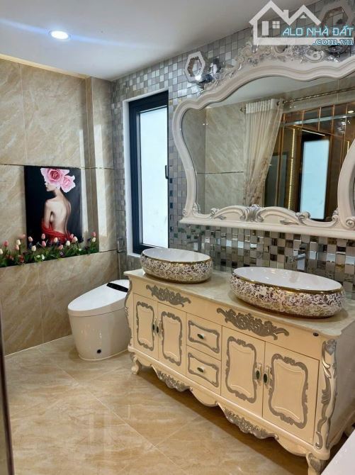 GẤP BÁN 2 CAEN NHÀ 5 TẦNG MẶT PHỐ KINH DOANH HẢI PHÒNG