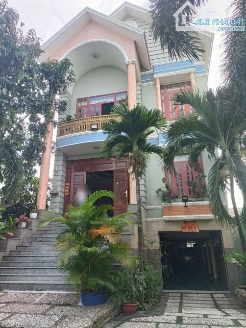 BÌNH CHÁNH, BÁN BIỆT THỰ TRẦN VĂN GIÀU DT 11x57m 623m2 GIÁ 11 TỶ