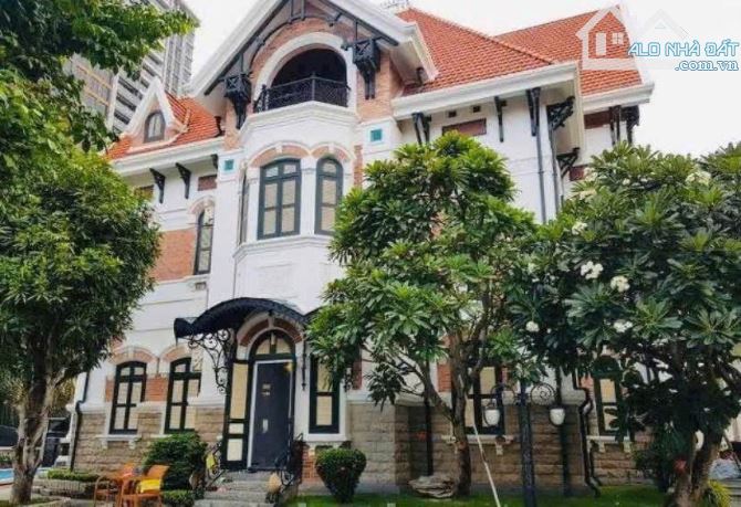 Siêu Víp ! Biệt Thự 1500m2 số 28 Nguyễn Ư Dĩ / Thảo Điền
