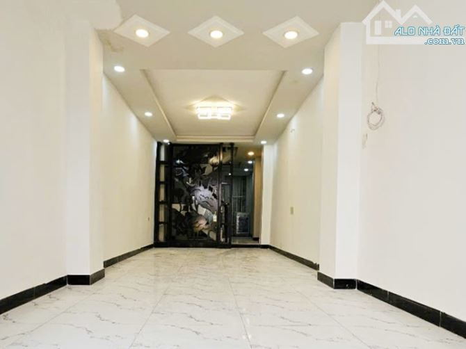 Cần thuê nhà 1 lầu 3 phòng ngủ hẻm Lê Văn Sỹ, Quận 3