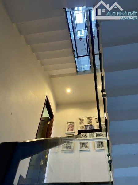 Nhà HXH ngang 5x17m, 5 tầng giá chỉ 9 tỷ còn bớt. "Hàng hiếm" 100%