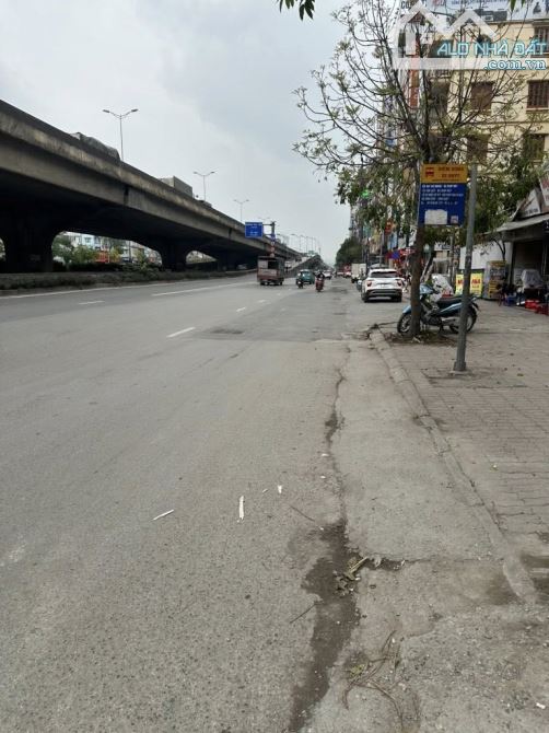 NHÀ CŨ 2 TẦNG PHÂN LÔ -Ô TÔ TRÁNH - NGUYỄN TRÃI -THANH XUÂN
