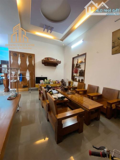 BÁN NHÀ CẤP 4 MẶT TIỀN XUÂN DIỆU. DT: 6,8 x 18,3M. GIÁ: 7,4 TỶ