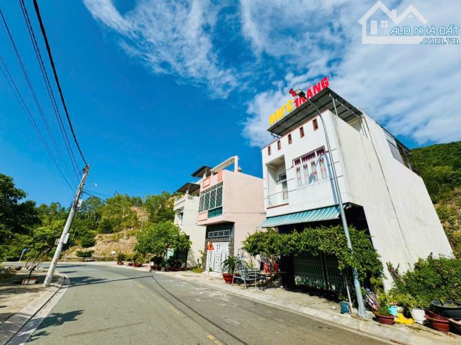 Bán lô đất hưởng lợi từ Sun Group - đường 13m có sổ đỏ - thiện chí bán nhanh - Gần Trường