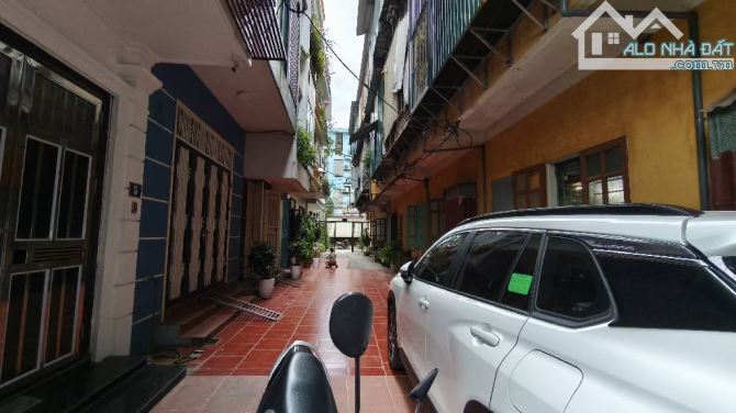 Lô góc 3 Tầng La Khê - 75m2 - Oto đỗ cổng ngày đêm - chỉ quanh 8 tỷ