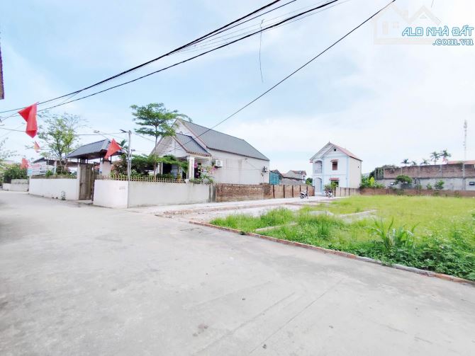 Chính chủ gửi bán 65,8m tại thôn Đông Tảo xã Hoàn Long mới, đường 4,5m giáp vành đai 4