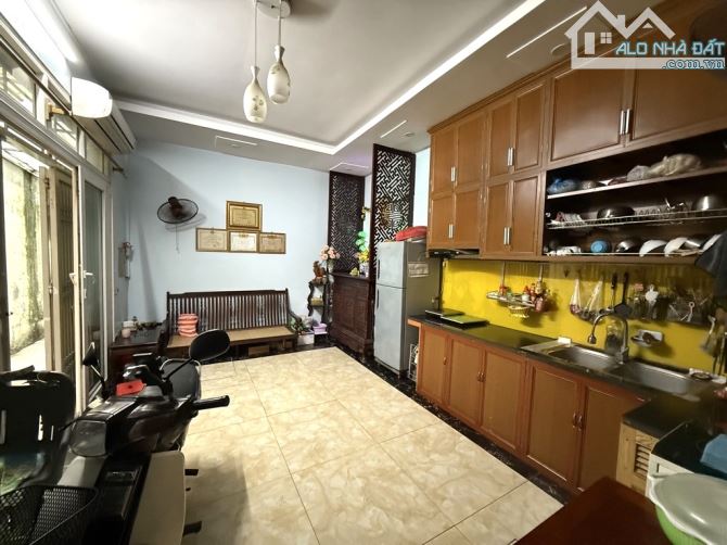 BÁN NHÀ ĐƯỜNG VIỆT HƯNG 35M2, 5 TẦNG, NGÕ THÔNG, Ô TÔ ĐỖ CỔNG, 5.55 TỶ