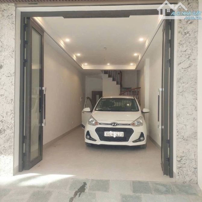 BÁN NHÀ ĐƯỜNG VIỆT HƯNG 35M2, 6 TẦNG MỚI ĐẸP, GARA Ô TÔ, 7.9 TỶ