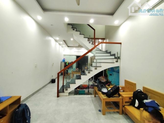 BÁN NHÀ ĐƯỜNG VIỆT HƯNG 60M2, 4 TẦNG, NGÕ NÔNG, 2 THOÁNG, 9.2 TỶ