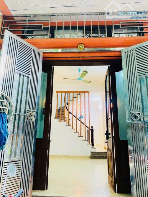 NGUYỄN CHÍ THANH-PHÂN LÔ Ô TÔ TRÁNH-37Mx4TẦNG-VỈA HÈ-15TỶ