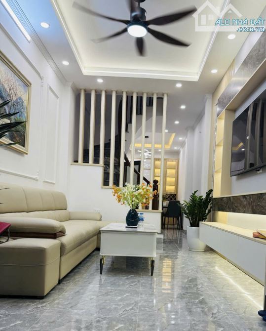 TRẦN QUỐC VƯỢNG - 32M² - 5 TẦNG - 3 NGỦ - 7.7 TỶ - NGÕ NÔNG - THÔNG - GẦN TRỤC CHÍNH