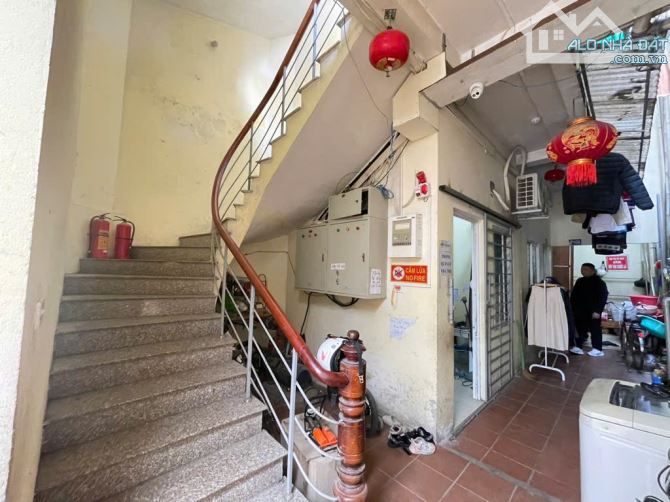 Đất Vàng Cửu Việt / Nhà CCMN 5 Tầng 120m, 6m tiền, giá 20.8 tỷ / Ô tô tránh, Vỉa hè KD
