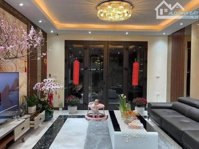 Bán nhà riêng tại Mai Dịch, Cầu Giấy, 66m2, ô tô, kinh doanh, nhỉnh 24tỷ.