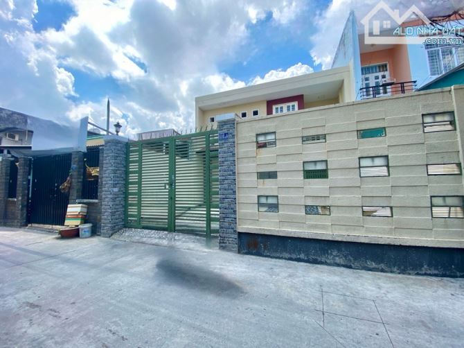 ĐƯỜNG XE TẢI - KẾ MẶT TIỀN, GẦN QUẬN 6 - DT300M2 - 2 TẦNG BTCT - 7 PHÒNG - SÁT TÊN LỬA A E