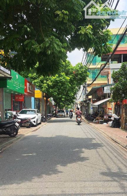 Cửu Việt Trâu Quỳ / Nhà Lô góc 3T 85m, 6.5m, 11.6 tỷ /Ô tô tránh, 2 mặt thoáng, Ở sướng