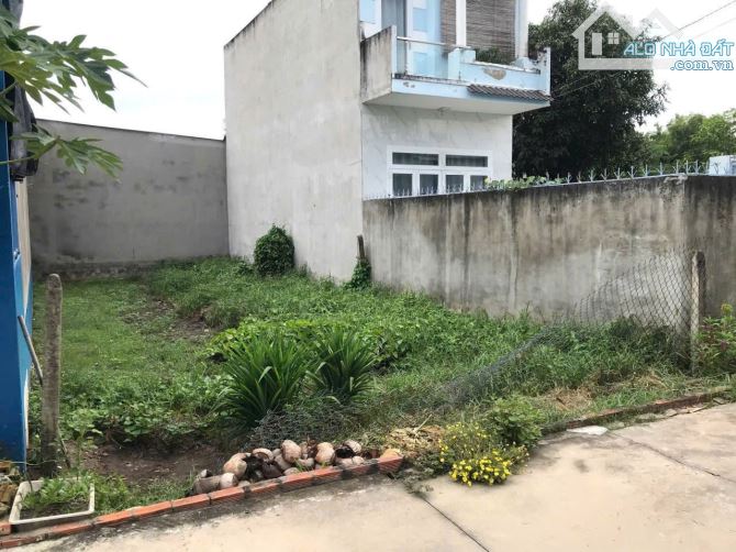 Bán lô đất shr ngay thị trấn Đức Hòa , 5x18=90m2 giá chỉ 1 tỷ 800 triệu