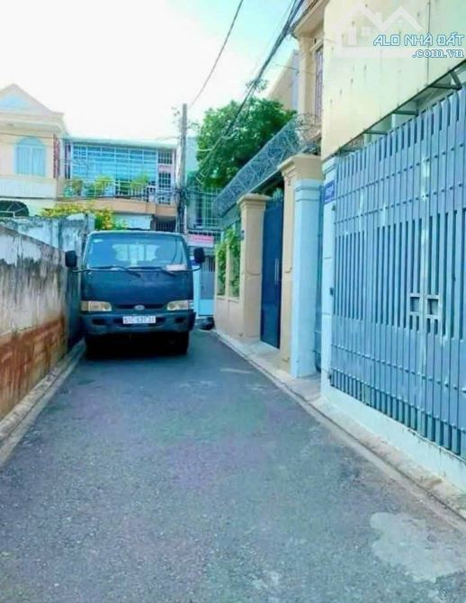 BÁN NHÀ CẤP 4 HẺM 1 TRẦN BÌNH TRỌNG, P8 – 85M² (10.4x8.3M) – GIÁ 4,989 TỶ (TL)