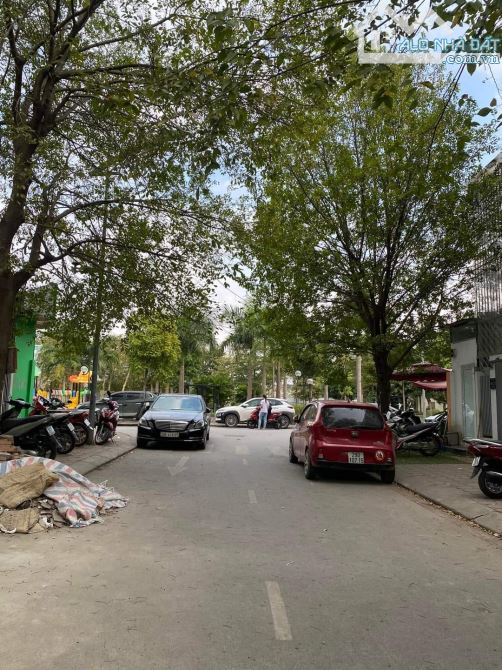 Bán nhà phố Trần Hữu Dực, 80m2, 4.5 tầng, mặt tiền 5.5m, đường nhựa vỉa hè