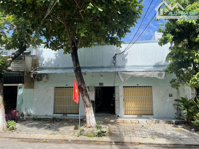 Bán cặp đất đẹp diện tích khủng tặng 2 dãy phòng trọ dòng tiền tốt