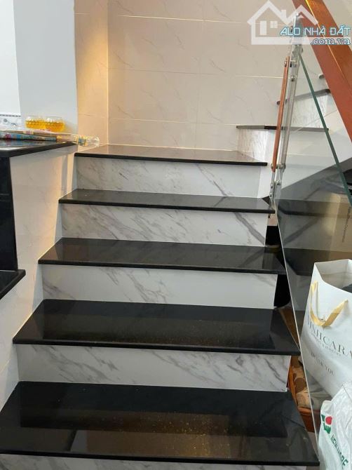 Bán nhà mặt tiền nội bộ Bàu Cát phường 10, Tân Bình 4x10m, 3 tầng mới giá 7.9 tỷ TL