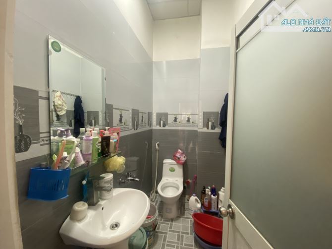 Nhà 4 tầng mặt tiền Nguyễn Thị Minh Khai giá 6.8 tỷ vừa ở vừa kinh doanh