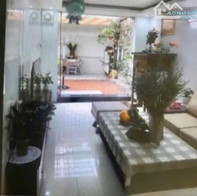 Siêu nét! Nhà Tân Mai ngõ rộng, ô tô đỗ cửa,kinh doanh, 2 thoáng, full nội thất, 35m2.
