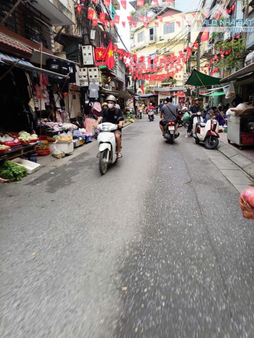 Gốc đề đất  70m ô tô tránh, mặt tiền đẹp, gần phố