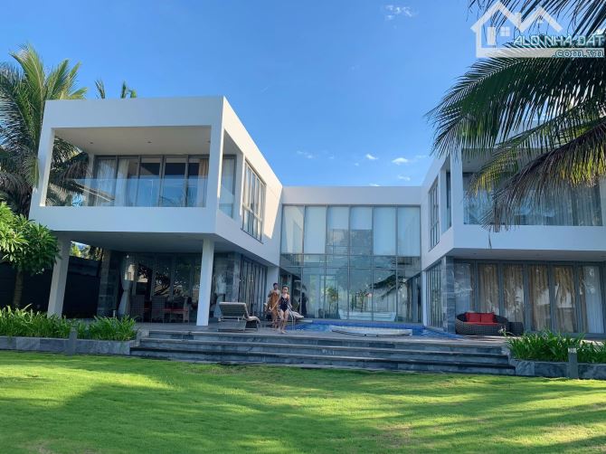 Cho thuê biệt thự mặt biển cao cấp 4 phòng ngủ The Ocean villas Đà Nẵng