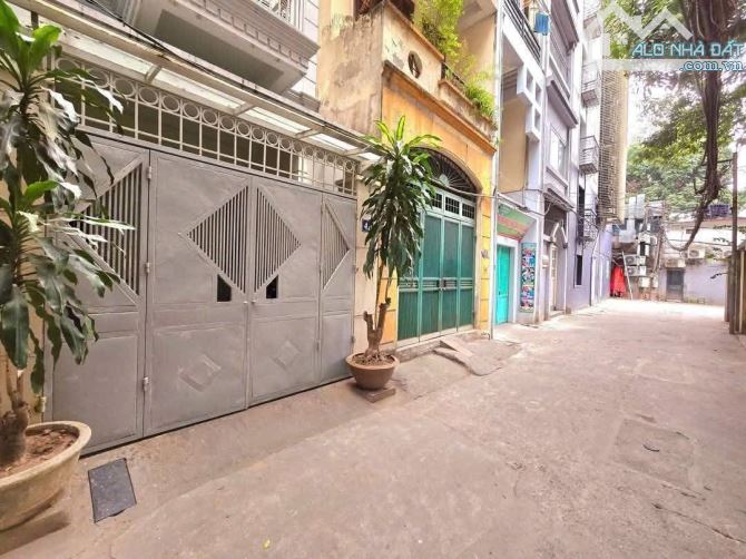 Bán nhà PHÂN LÔ đường Trần Phú quận Ba Đình - Sổ đỏ 64m2 - 4 tầng - giá 27 tỷ - Oto tránh.