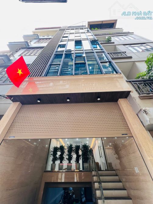 Bán tòa Văn Phòng đường Nguyễn Khang - DT 73m2 - 9 tầng mới tinh - Oto vào nhà - Giá 33 tỷ