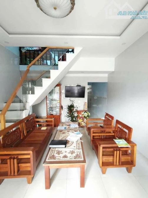 BÁN NHÀ 2 TẦNG-NÚI THÀNH-NỞ HẬU TÀI LỘC TRUNG TÂM- 4,x TỶ