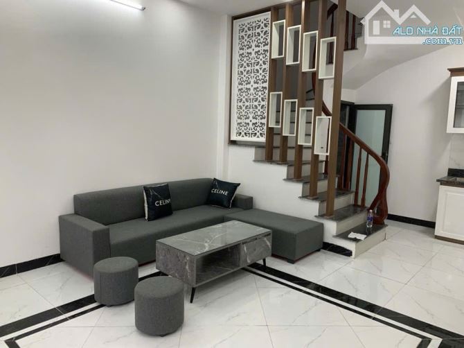 Bán nhà Xuân Đỗ, Long Biên, nhà mới tinh, mặt tiền rộng, diện tích 35m2, giá hơn 5 tỷ