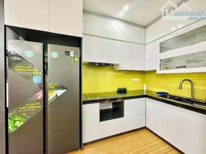 siêu phẩm Cổ Nhuế 50m2 cần bay gấp kinh doanh ngõ ba gác ô tô lô góc 6 tầng