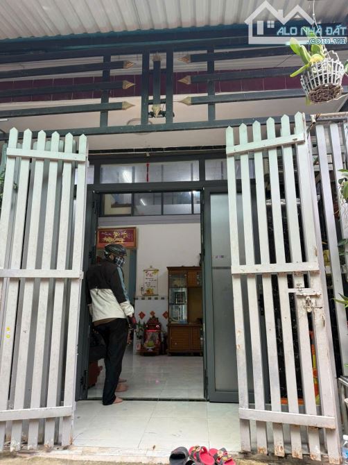 NHÀ SỔ HỒNG RIÊNG - NHÀ TRỆT LỬNG MỚI Ở NGAY - 47M2 - SÁT BÊN CHỢ THỚI TỨ - HÓC MÔN - GIÁ