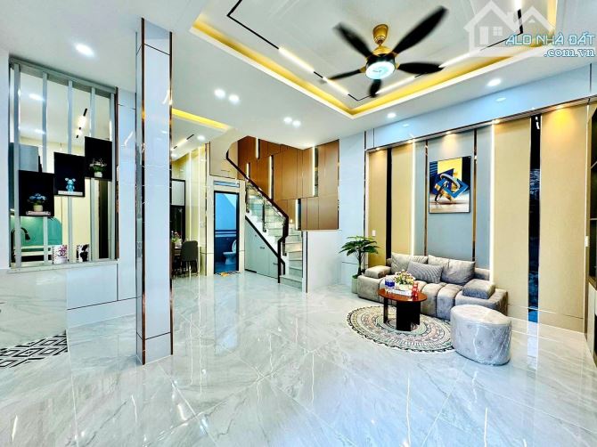 Bán nhà Thống Nhất, Gò Vấp, 4PN, 3WC, 5.8 Tỷ.