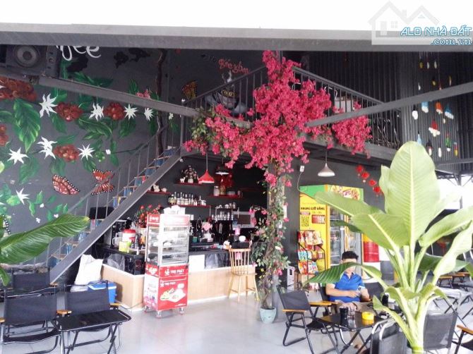 Nhà bán góc 2MT NB(150m2) Phạm Văn Đồng tặng quán cf đang kd giá rẻ 13ty tl