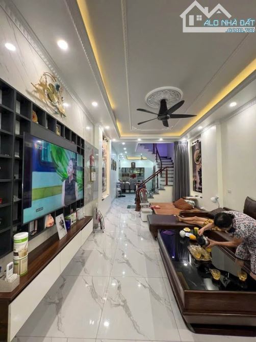 Em đang cần bán nhà p/lô tại Tô Hiệu,Hà Đông 53m, 3 tầng ô tô đỗ cửa gần 10t