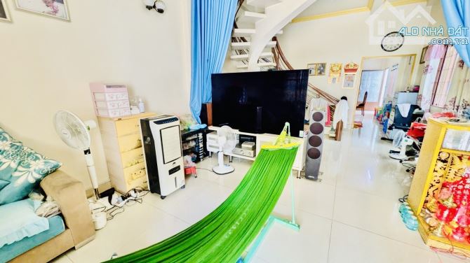Mặt Tiền Hiền Vương 8x20 - 3 tầng giá chỉ 27,5 tỷ thương lượng