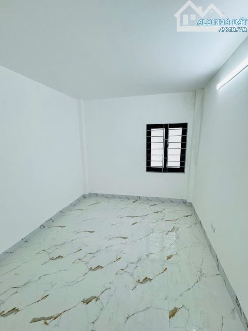 Bán nhà riêng 4 tầng tại Phố Hàng Bún, Quán Thánh Hà Nội, hơn 10 m ra mặt phố, ngõ thoáng