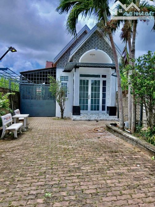 Bán nhà và đất mặt tiền đường nguyễn chí thanh